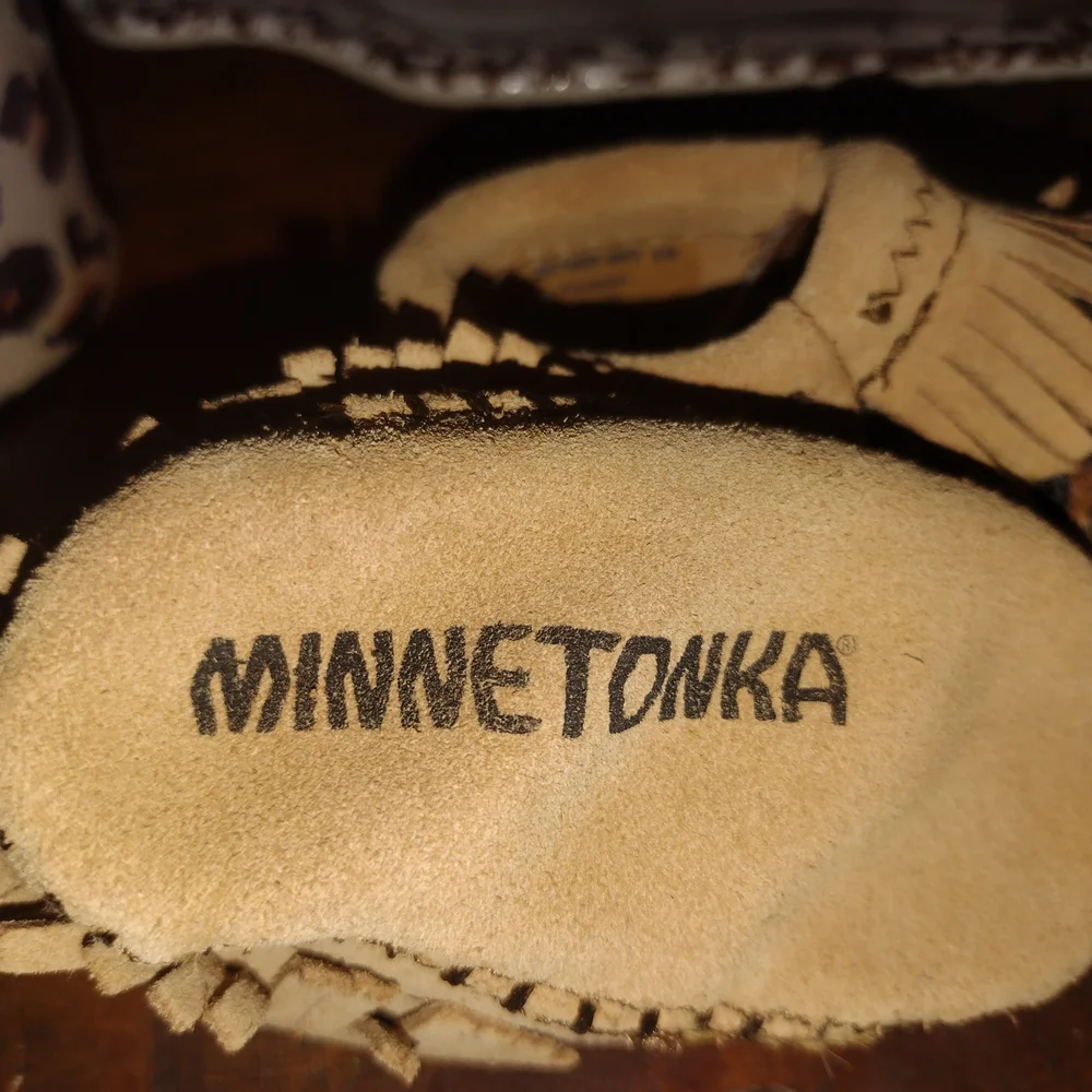 🍼New Minnetonka Real Hair Baby/Toddler Size 1 Moccasins